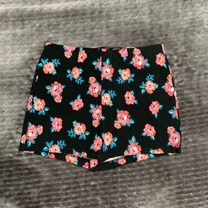 Stretchy Flower Shorts